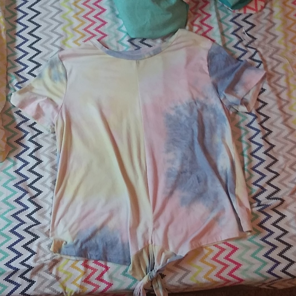 Pastel tricolor shirt
